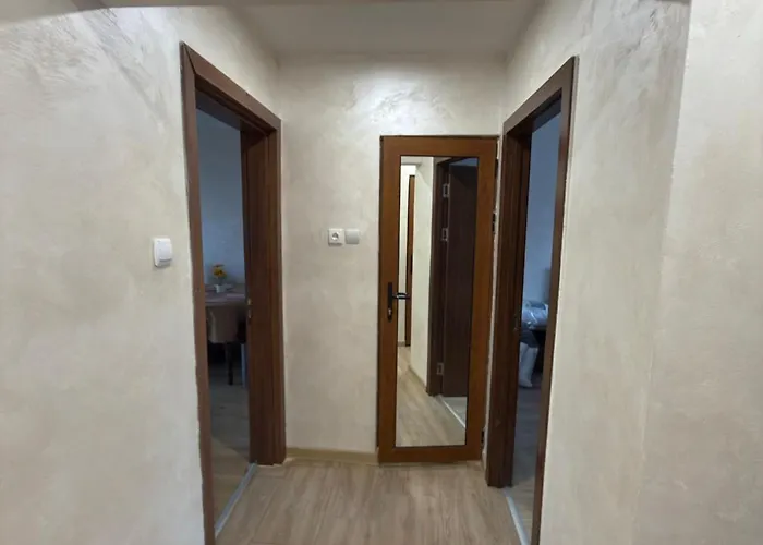 Diamond - Next To Grand Mall * 瓦爾納