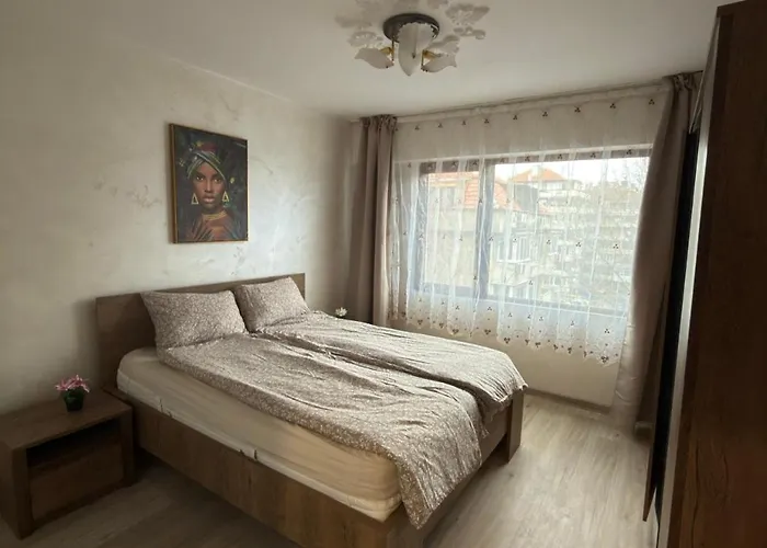 Апартамент Diamond - Next To Grand Mall Варна